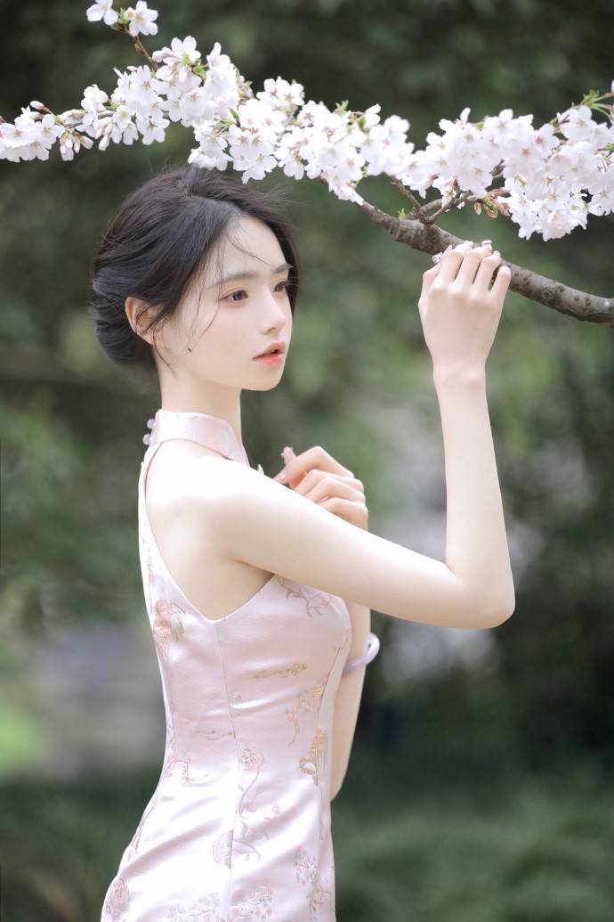 ai成人在线短剧-片段精选·人物登场封面